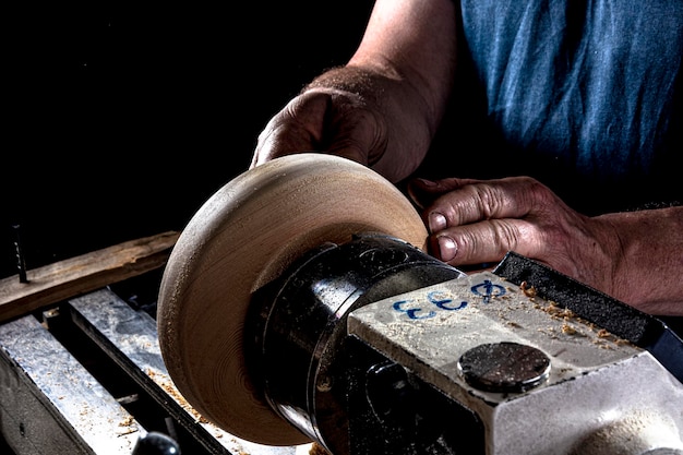 Een houten kom maken op de draaibank