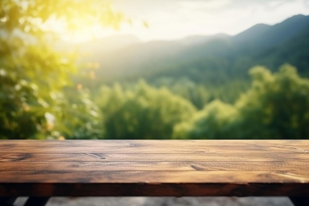 Een houten tafel met de zon erop.
