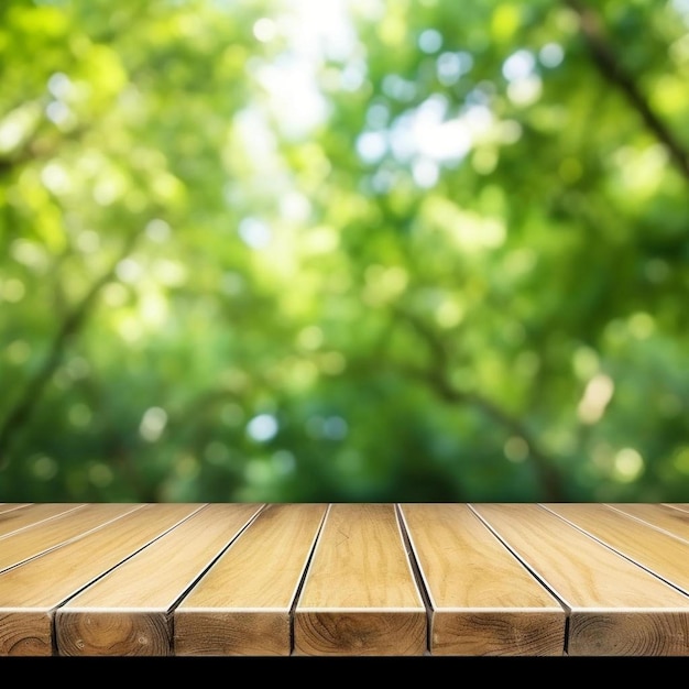 een houten tafel met een onscherpe achtergrond