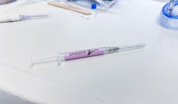 Een injectiespuit met het woord "gros" erop