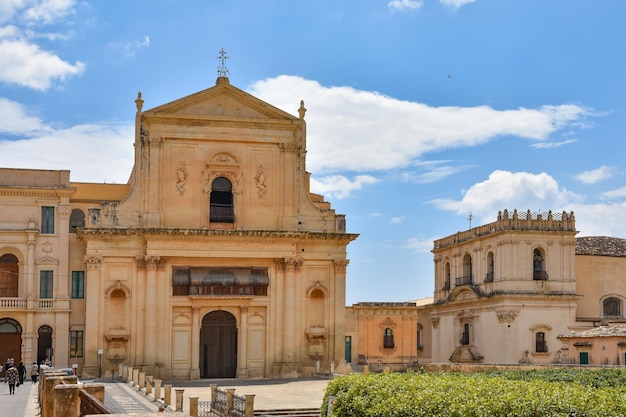 Een kerk in het historische centrum van Noto in Sicilië, een UNESCO-werelderfgoed