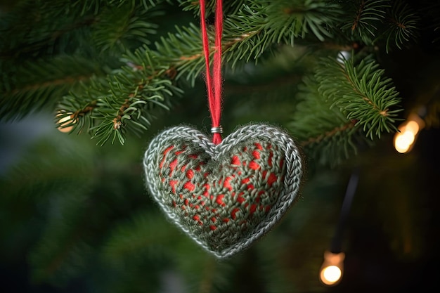 Foto een kerstdecoratie met een rood hart die aan een kerstboom hangt met een prachtige vervaagde achtergrond generatieve ai