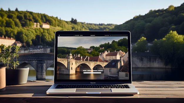 Een laptop met een scherm dat de tijd weergeeft als 3 : 00.