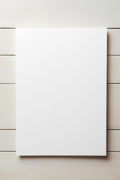 Foto een leeg vel papier op een houten muur