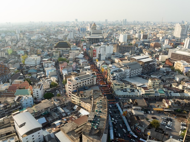 Een luchtbeeld van de Yaowarat weg of Chinatown de beroemdste toeristische attractie in Bangkok