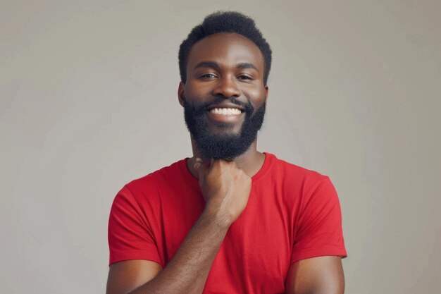 een man met een baard en een baard