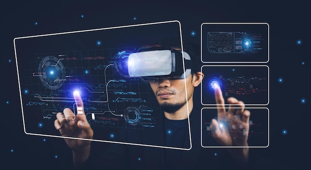 Een man met een virtual reality-headset kijkt naar een scherm met een scherm waarop 'virtual reality' staat