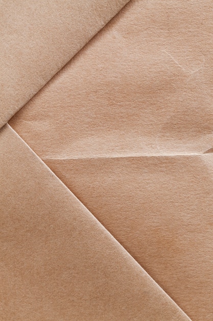 Een papieren zak gemaakt van gerecycled oud papier