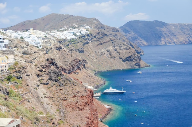Een pittoresk stadje op de heuvel van Santorini
