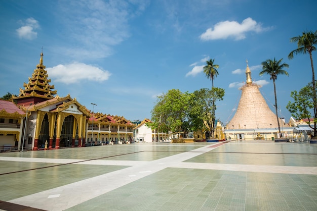 Een prachtig panoramisch uitzicht op de hoofdstad van Yangon in Myanmar