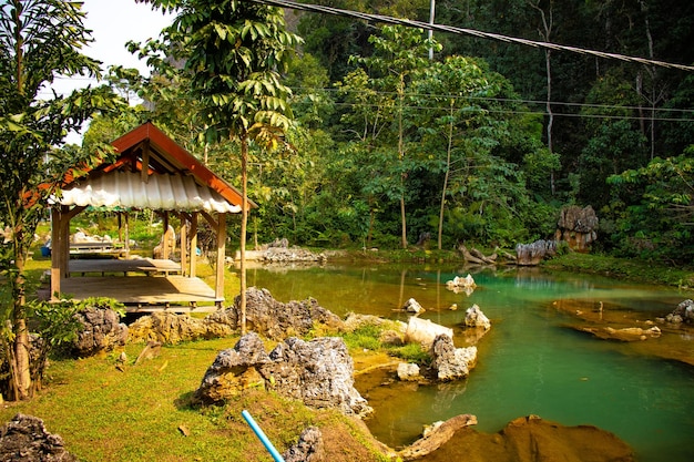 Een prachtig panoramisch uitzicht over Vang Vieng Laos