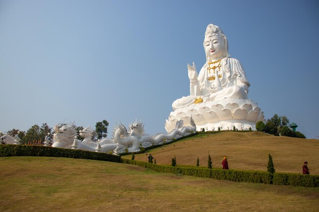 Een prachtig uitzicht op de boeddhistische tempel in chiang rai thailand