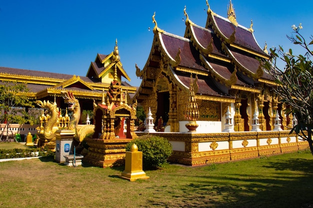 Een prachtig uitzicht op de boeddhistische tempel in chiang rai thailand