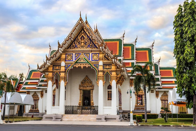 Een prachtig uitzicht op de boeddhistische tempel Wat Mahathat in Bangkok Thailand