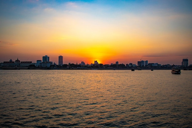 Een prachtig uitzicht op de Mekong rivier in Phnom Penh, Cambodja