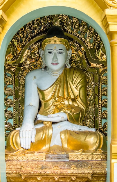 Een prachtig uitzicht op de Shwedagon Padoga-tempels in Yangon, Myanmar