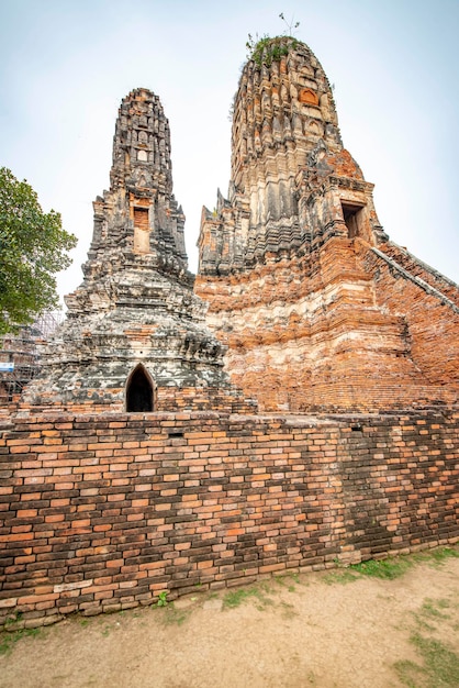 Een prachtig uitzicht op de wat chaiwatthanaram-tempel in ayutthaya thailand
