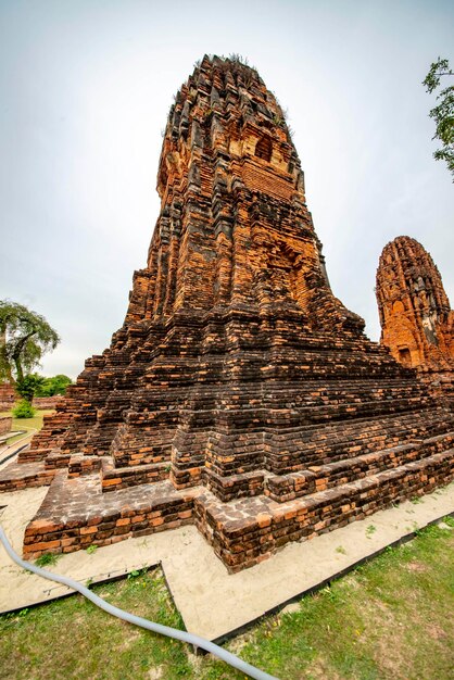 Een prachtig uitzicht op de Wat Mahathat-tempel in Ayutthaya Thailand