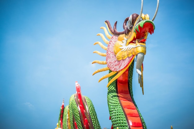 Een prachtig uitzicht op de Wat Muang-tempel in Ang Thong Thailand