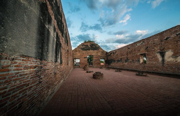 Een prachtig uitzicht op de Wat Ratchaburana-tempel in Ayutthaya Thailand