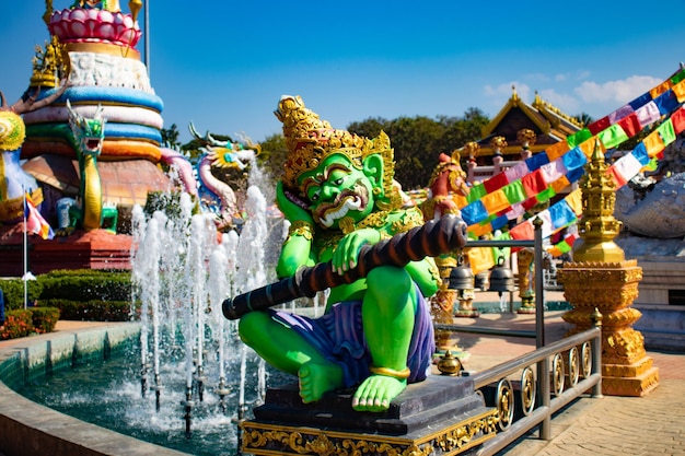 Een prachtig uitzicht op de Wat Saeng Kaeo-tempel in Chiang Rai Thailand