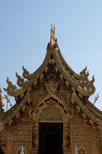 Een prachtig uitzicht op de Wat Saeng Kaeo-tempel in Chiang Rai Thailand