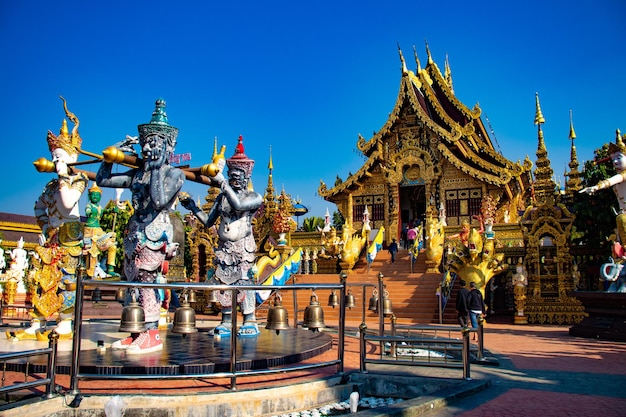 Een prachtig uitzicht op de Wat Saeng Kaeo-tempel in Chiang Rai Thailand