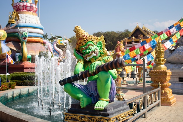 Een prachtig uitzicht op de Wat Saeng Kaeo-tempel in Chiang Rai Thailand