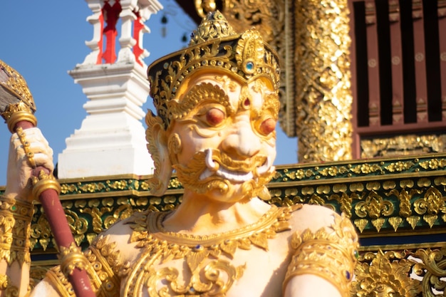 Een prachtig uitzicht op de Wat Saeng Kaeo-tempel in Chiang Rai Thailand