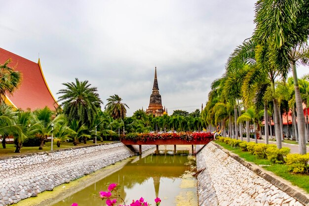 Een prachtig uitzicht op de Wat Yai Chai Mongkhon-tempel in Ayutthaya Thailand