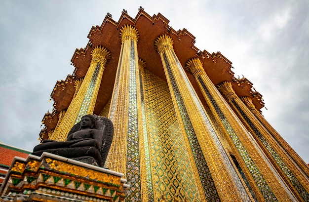 Een prachtig uitzicht op Grand Palace de Wat Phra Kaew-tempel in Bangkok Thailand