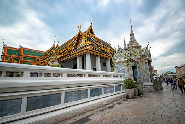 Een prachtig uitzicht op Grand Palace de Wat Phra Kaew-tempel in Bangkok Thailand