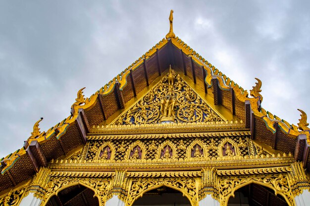 Een prachtig uitzicht op Grand Palace de Wat Phra Kaew-tempel in Bangkok Thailand