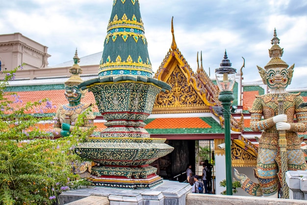 Een prachtig uitzicht op Grand Palace de Wat Phra Kaew-tempel in Bangkok Thailand