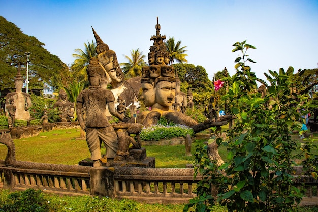 Een prachtig uitzicht op het Boeddhapark in Vientiane Laos