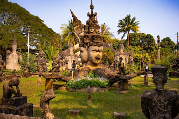 Een prachtig uitzicht op het Boeddhapark in Vientiane Laos