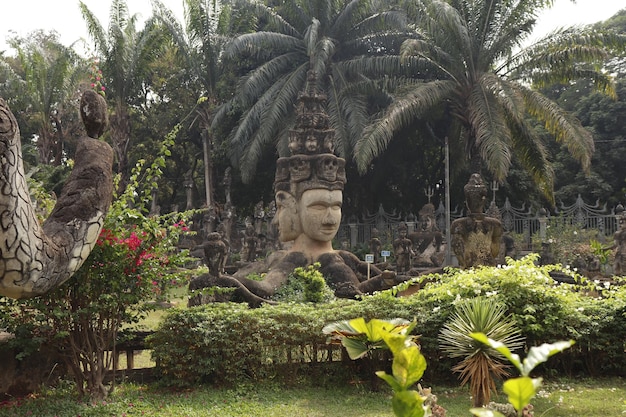 Een prachtig uitzicht op het Boeddhapark in Vientiane Laos