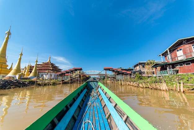 Een prachtig uitzicht op het Inlemeer in Myanmar