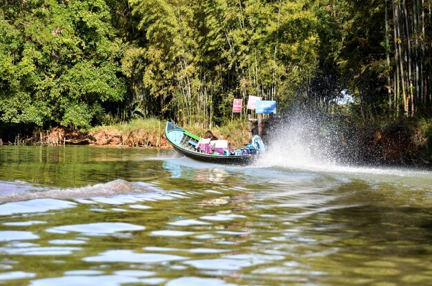 Een prachtig uitzicht op het Inlemeer Myanmar