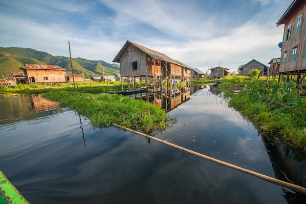 Een prachtig uitzicht op het Inlemeer Myanmar