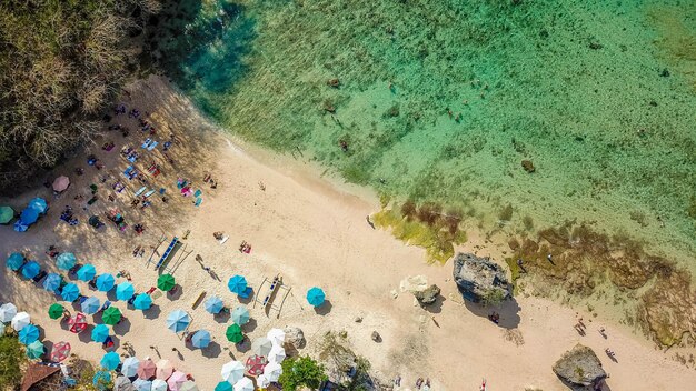 Foto een prachtig uitzicht op padang padang beach op bali, indonesië