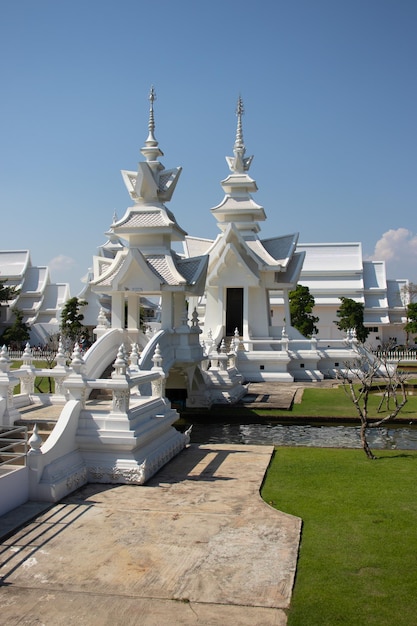 Een prachtig uitzicht op Wat Rong Khun de Witte Tempel in Chiang Rai Thailand