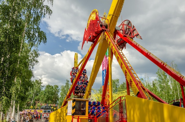 Een rode rit in het park