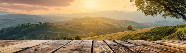 Foto een rustieke houten tafel met een panoramisch uitzicht op glooiende groene heuvels en een warme zonsopgang