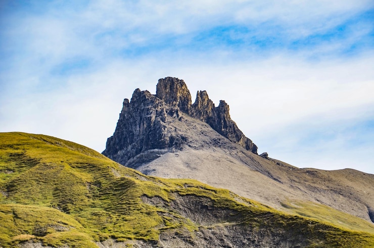 Foto een schilderachtig uitzicht op de bergketen tegen de lucht