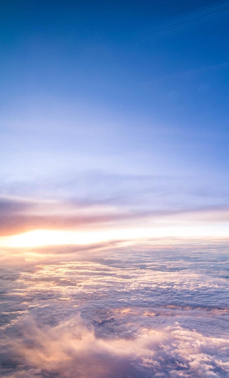 Foto een schilderachtig uitzicht op de bewolkte hemel bij zonsondergang