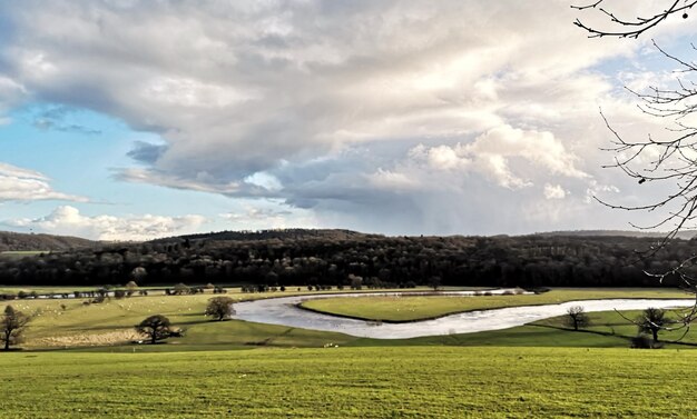 Een schilderachtig uitzicht op de kronkelende rivier de Severn