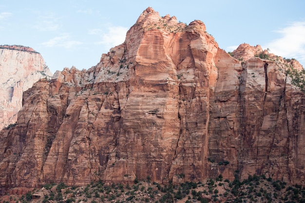 Een schilderachtig uitzicht op de rotsachtige bergen in het Zion National Park