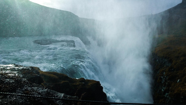 Een schilderachtig uitzicht op de waterval