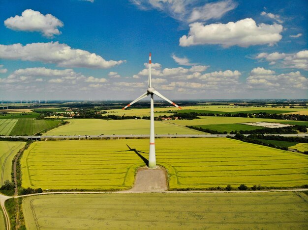 Foto een schilderachtig uitzicht op een landbouwveld tegen de lucht